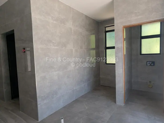 Townhouse/Complex/Cluster for Sale in Highlands, Harare