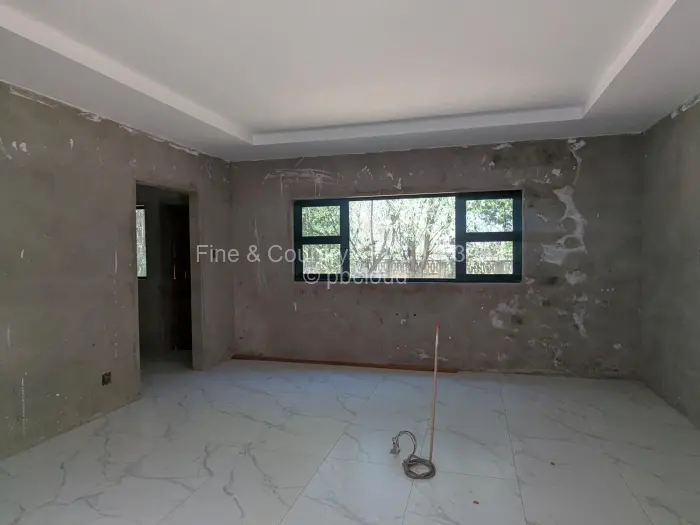 Townhouse/Complex/Cluster for Sale in Highlands, Harare