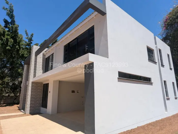 Townhouse/Complex/Cluster for Sale in Highlands, Harare