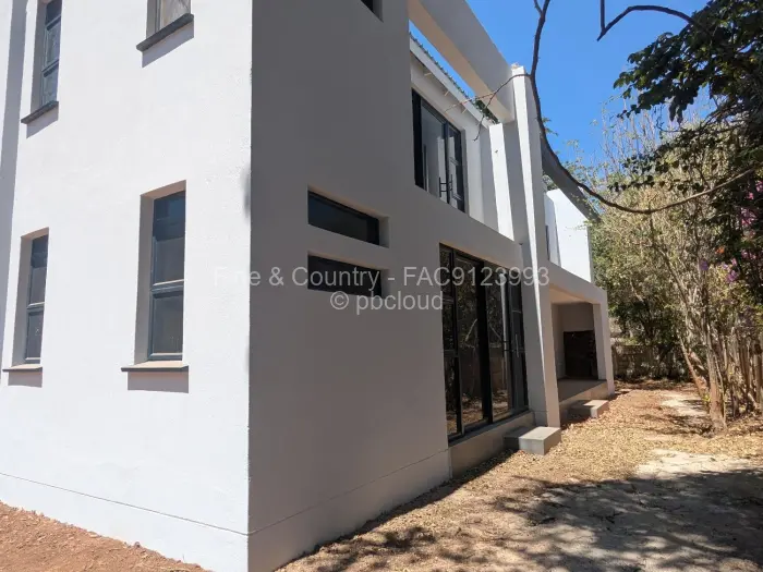 Townhouse/Complex/Cluster for Sale in Highlands, Harare