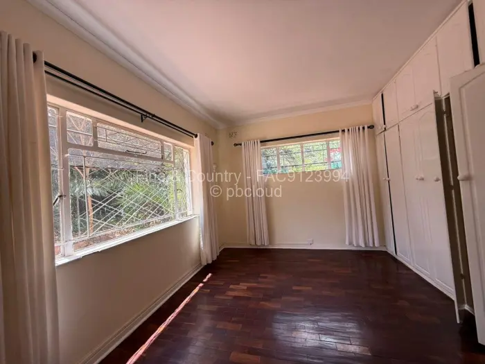 5 Bedroom House for Sale in Greendale, Harare