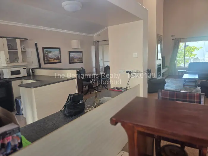 Townhouse/Complex/Cluster to Rent in Borrowdale Brooke