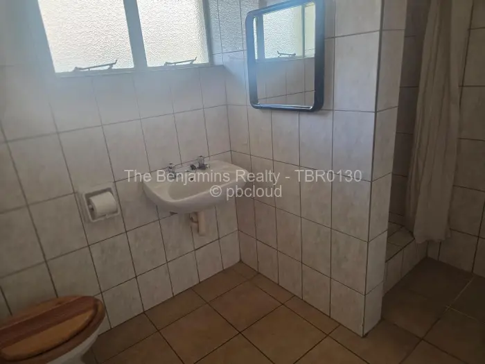 Townhouse/Complex/Cluster to Rent in Borrowdale Brooke