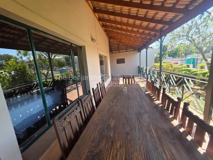 Townhouse/Complex/Cluster to Rent in Borrowdale Brooke