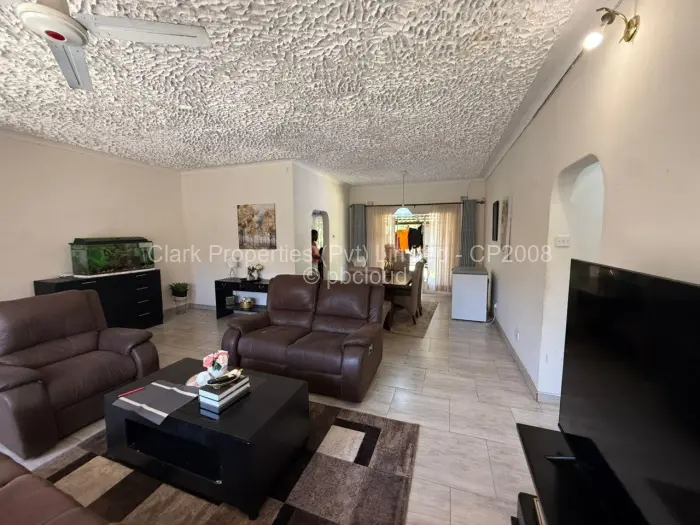Townhouse/Complex/Cluster to Rent in Avondale West