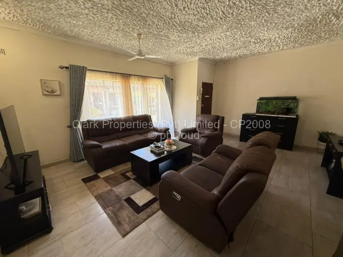 Townhouse/Complex/Cluster to Rent in Avondale West