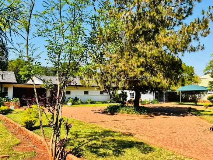3 Bedroom House to Rent in Borrowdale, Harare