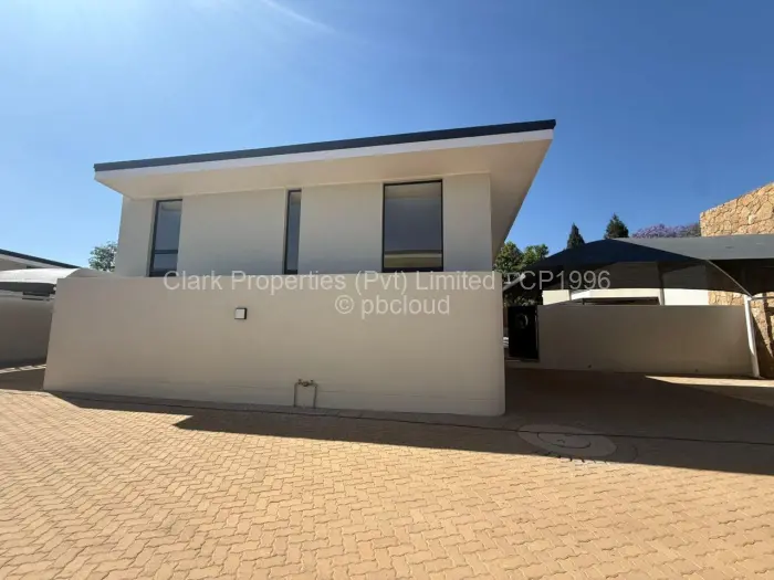Townhouse/Complex/Cluster to Rent in Newlands
