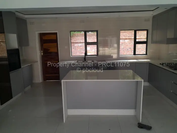 Townhouse/Cluster for Sale in Waterfalls, Harare