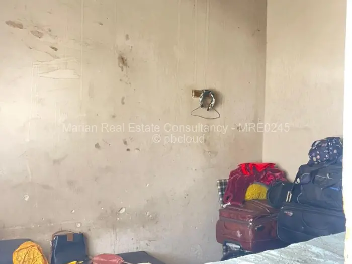 4 Bedroom House for Sale in Entumbane, Bulawayo