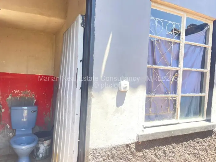 4 Bedroom House for Sale in Entumbane, Bulawayo