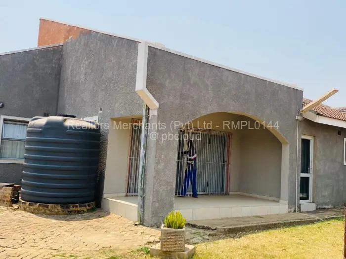 Townhouse/Complex/Cluster to Rent in Borrowdale