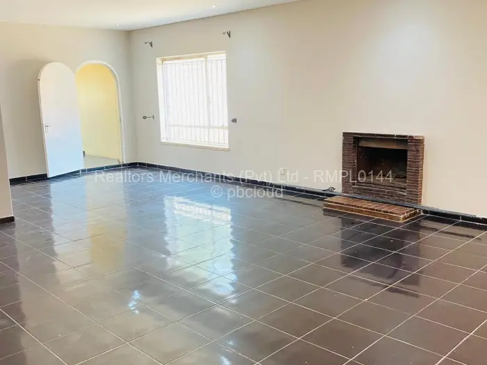 Townhouse/Complex/Cluster to Rent in Borrowdale