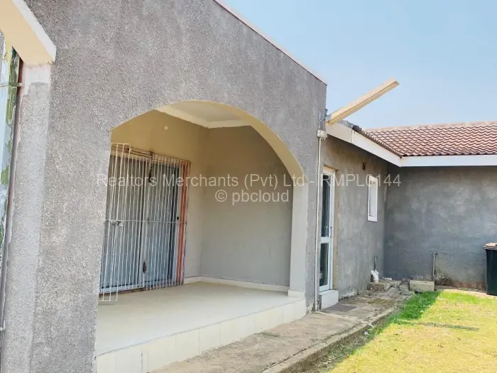 Townhouse/Complex/Cluster to Rent in Borrowdale