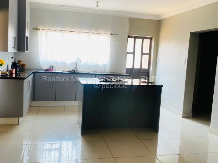 Townhouse/Complex/Cluster to Rent in Borrowdale