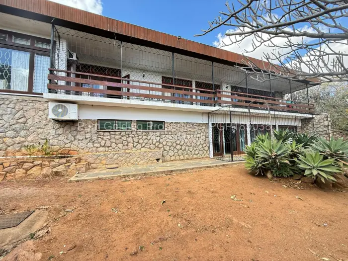 4 Bedroom House for Sale in Burnside, Bulawayo