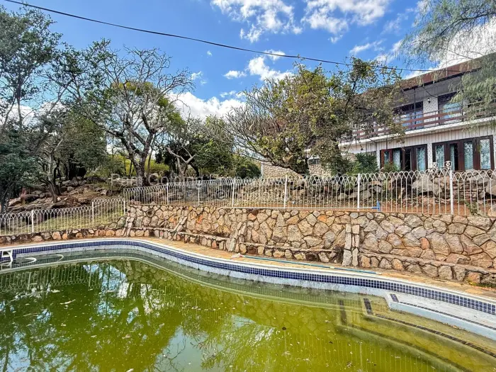 4 Bedroom House for Sale in Burnside, Bulawayo