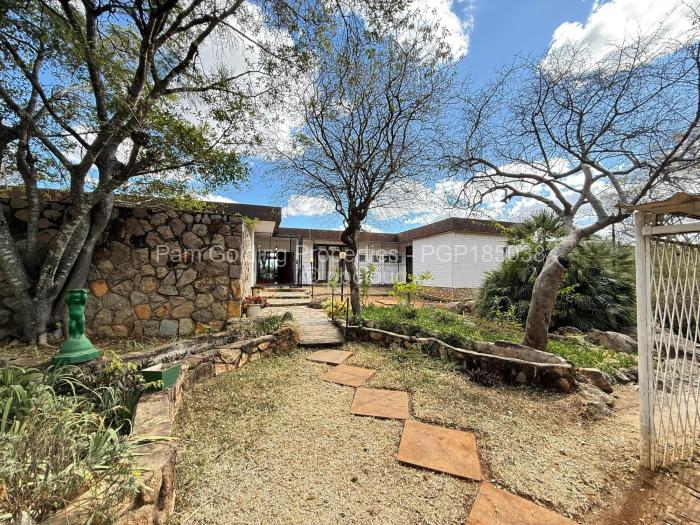 4 Bedroom House for Sale in Burnside, Bulawayo