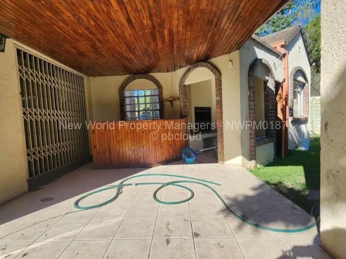 Townhouse/Complex/Cluster to Rent in Newlands