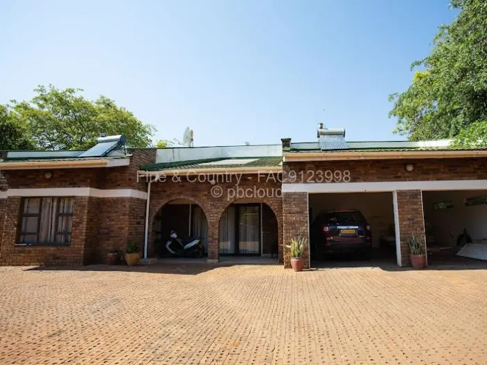 4 Bedroom House for Sale in Victoria Falls, Victoria Falls