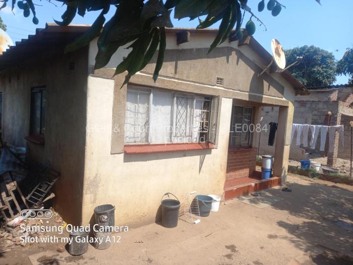 6 Bedroom House for Sale in Glen View, Harare