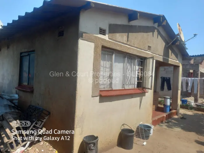 6 Bedroom House for Sale in Glen View, Harare
