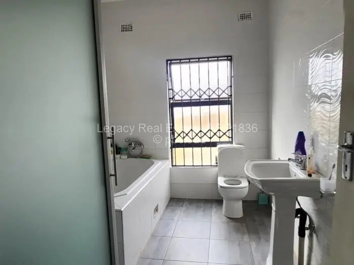 4 Bedroom House to Rent in Aspindale Park