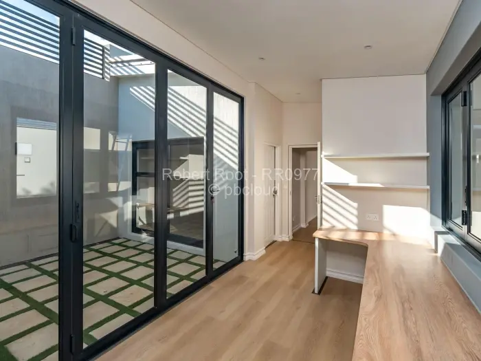 Townhouse/Complex/Cluster to Rent in Newlands