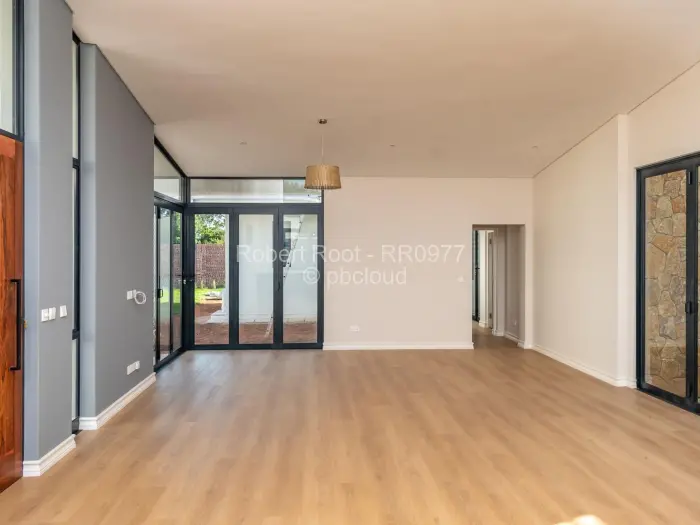 Townhouse/Complex/Cluster to Rent in Newlands