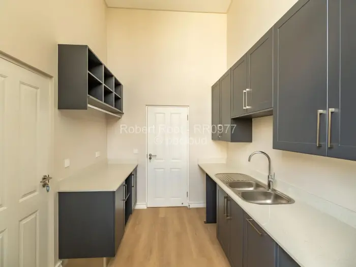 Townhouse/Complex/Cluster to Rent in Newlands