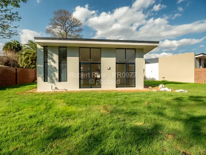 Townhouse/Complex/Cluster to Rent in Newlands