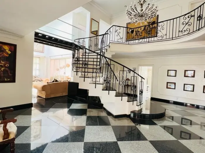 6 Bedroom House for Sale in Mount Pleasant, Harare