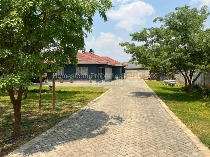 4 Bedroom House to Rent in Rockview