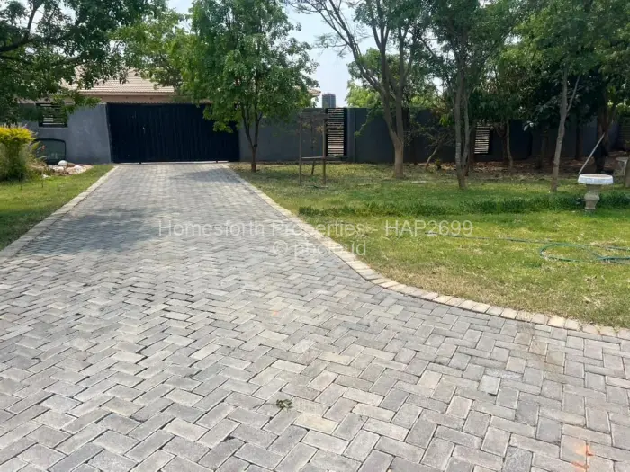 4 Bedroom House to Rent in Rockview