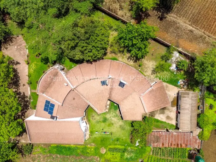 6 Bedroom House for Sale in Avonlea, Harare