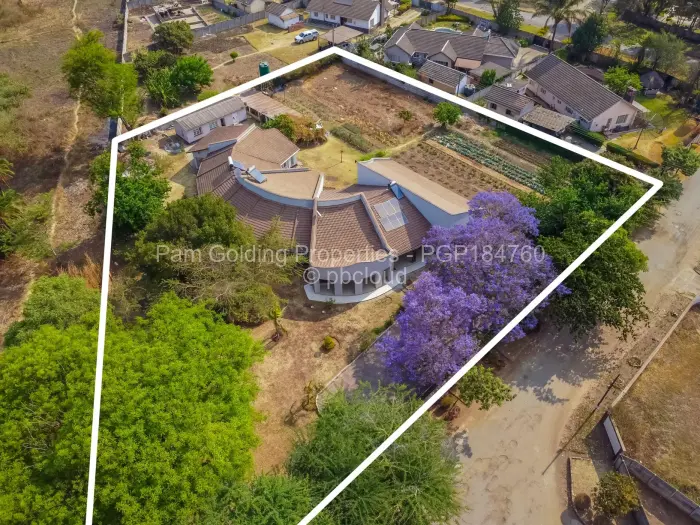 6 Bedroom House for Sale in Avonlea, Harare