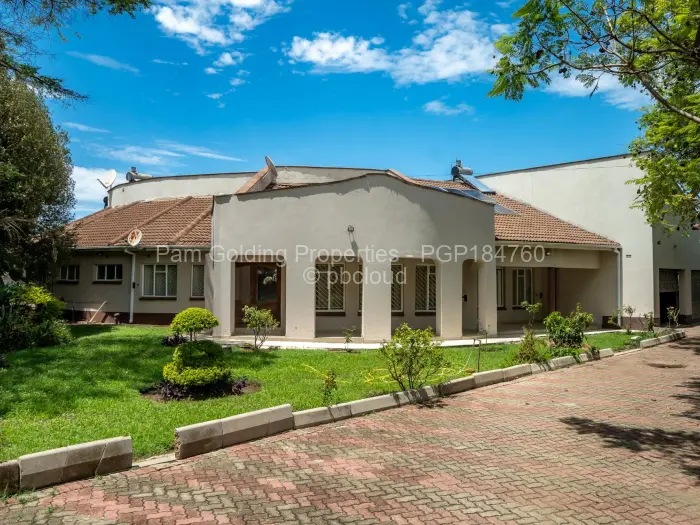 6 Bedroom House for Sale in Avonlea, Harare