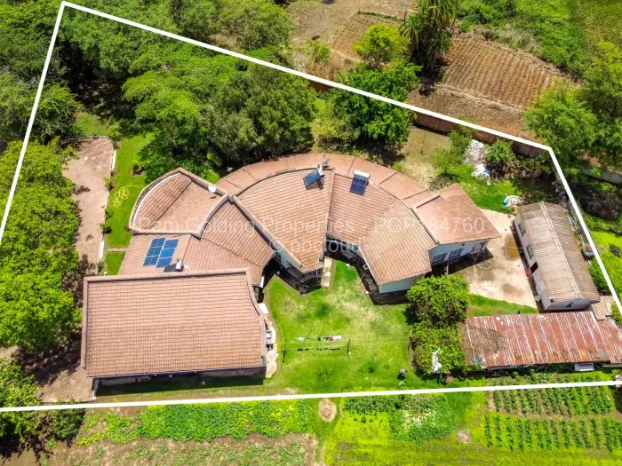 6 Bedroom House for Sale in Avonlea, Harare