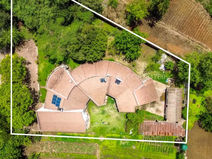 6 Bedroom House for Sale in Avonlea, Harare