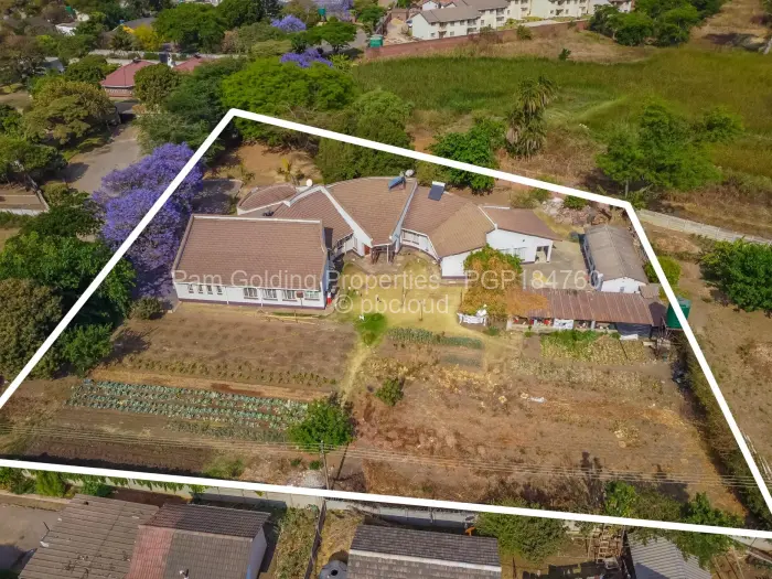 6 Bedroom House for Sale in Avonlea, Harare