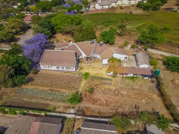 6 Bedroom House for Sale in Avonlea, Harare