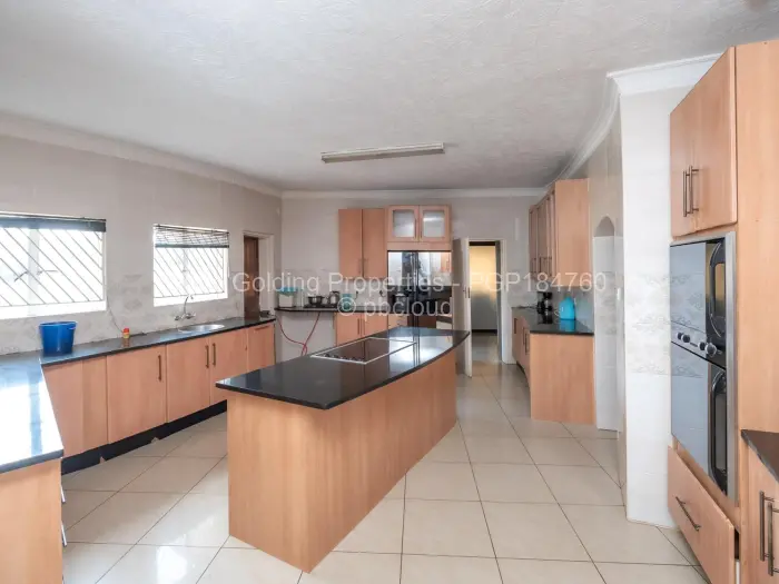 6 Bedroom House for Sale in Avonlea, Harare