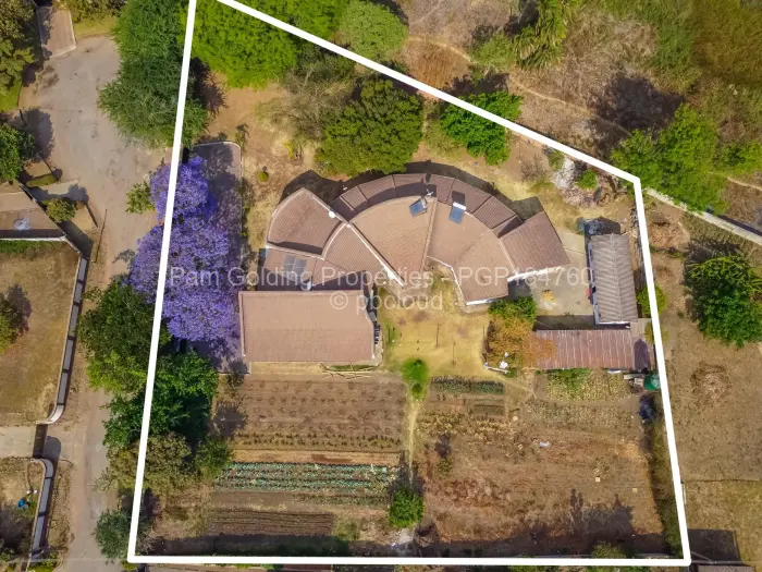 6 Bedroom House for Sale in Avonlea, Harare