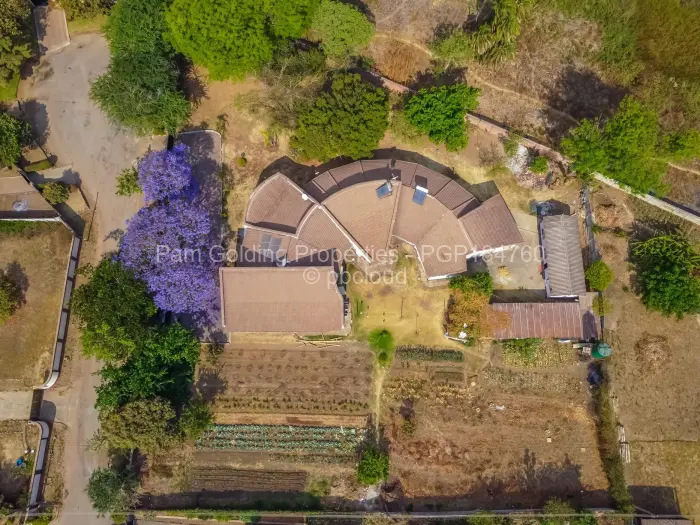 6 Bedroom House for Sale in Avonlea, Harare