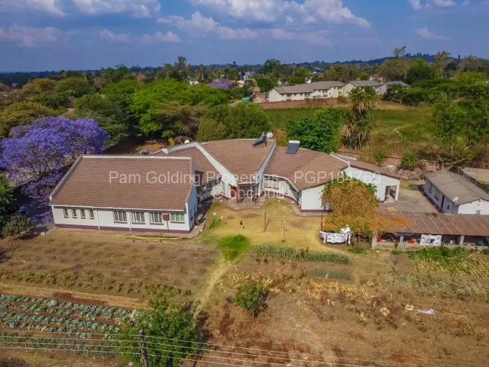 6 Bedroom House for Sale in Avonlea, Harare