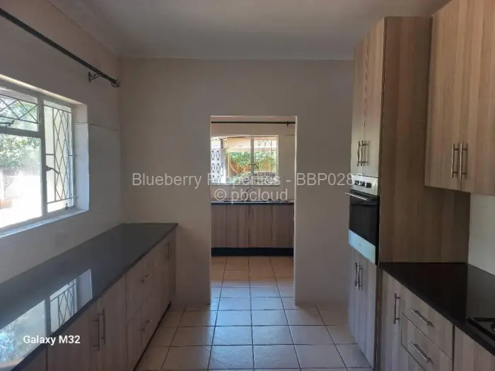 5 Bedroom House to Rent in Kambanji, Harare