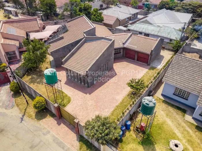 5 Bedroom House for Sale in Mainway Meadows, Harare
