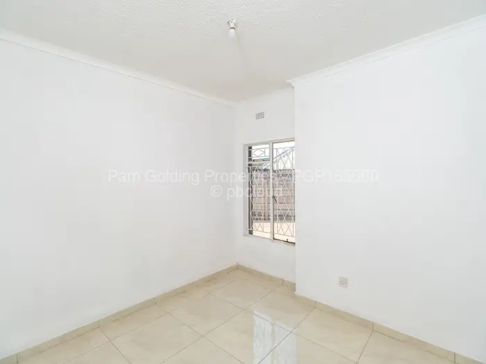 5 Bedroom House for Sale in Mainway Meadows, Harare