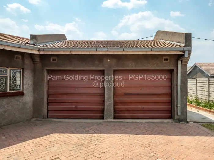 5 Bedroom House for Sale in Mainway Meadows, Harare