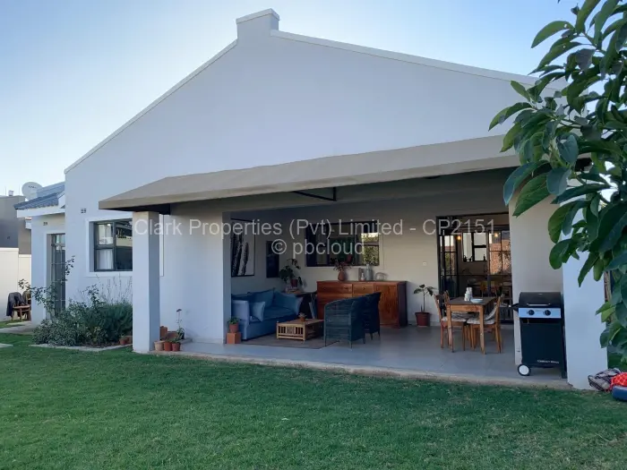 Townhouse/Complex/Cluster for Sale in Greendale, Harare